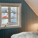 Semesterbostad Charming On Veiholmen's Inner Harbor Smola