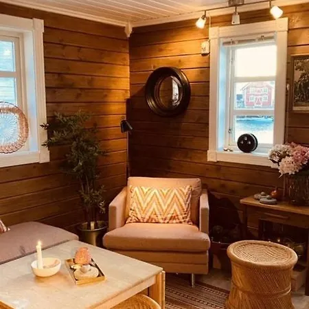 Charming On Veiholmen's Inner Harbor