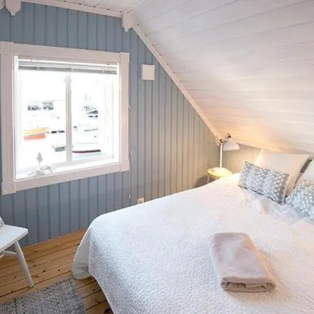 Charming On Veiholmen's Inner Harbor Holiday home Smola
