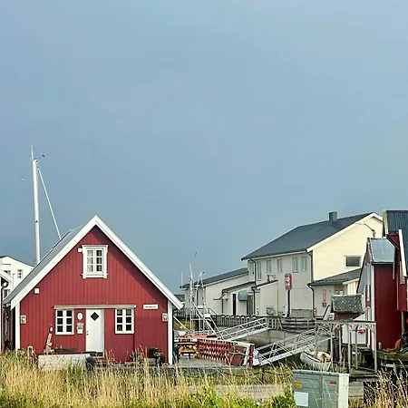 Charming On Veiholmen's Inner Harbor * Smola