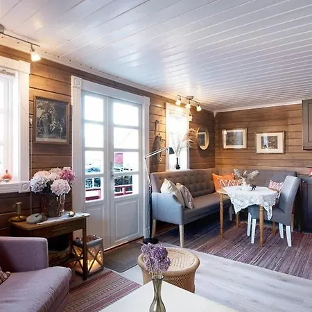 Charming On Veiholmen's Inner Harbor Smola