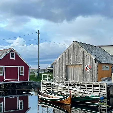 Charming On Veiholmen's Inner Harbor * Smola