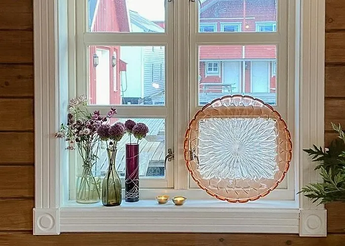 Charming On Veiholmen's Inner Harbor *