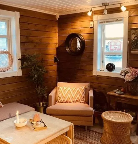 Vakantiehuis Charming On Veiholmen's Inner Harbor